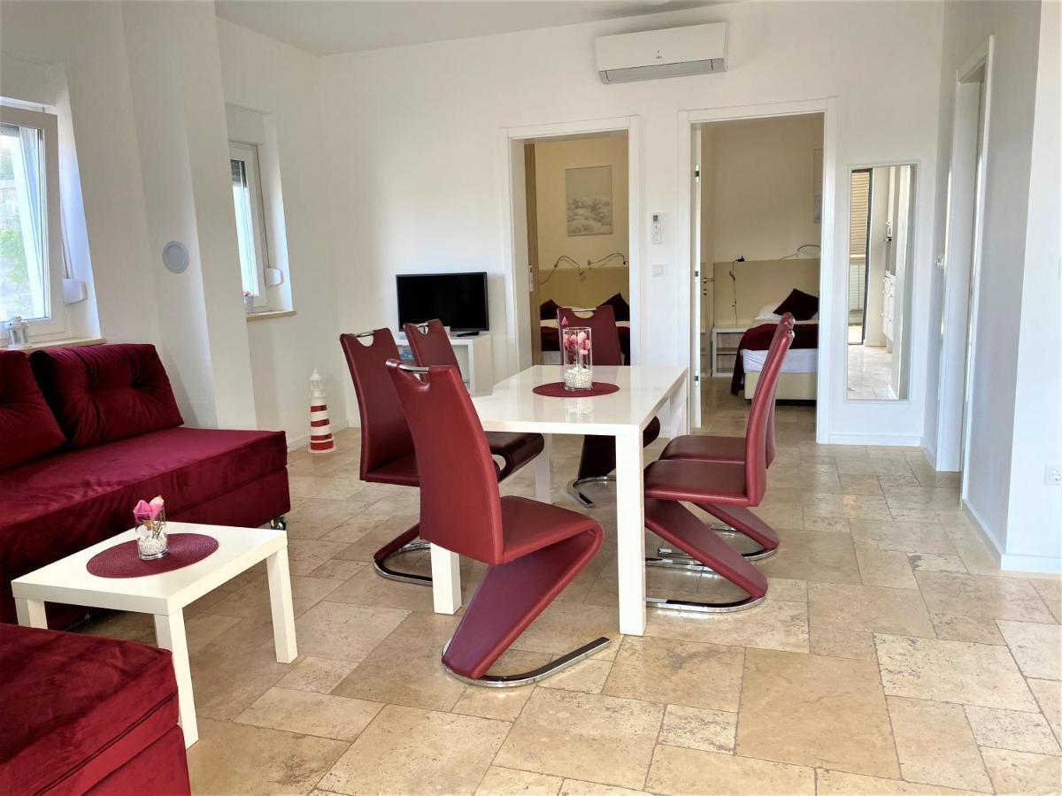 Villa M - Your Business & Holiday Apartment In Šibenik Exterior foto